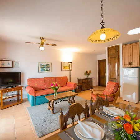 Ξενοδοχείο με διαμερίσματα Ona Casitas 4*